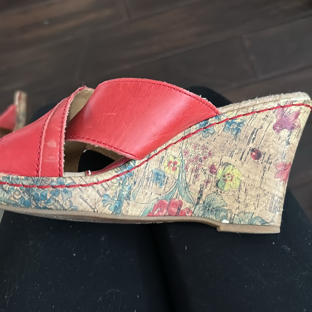 Gorgeous Red sandal, like new. Floral and birds  on heel and plat form